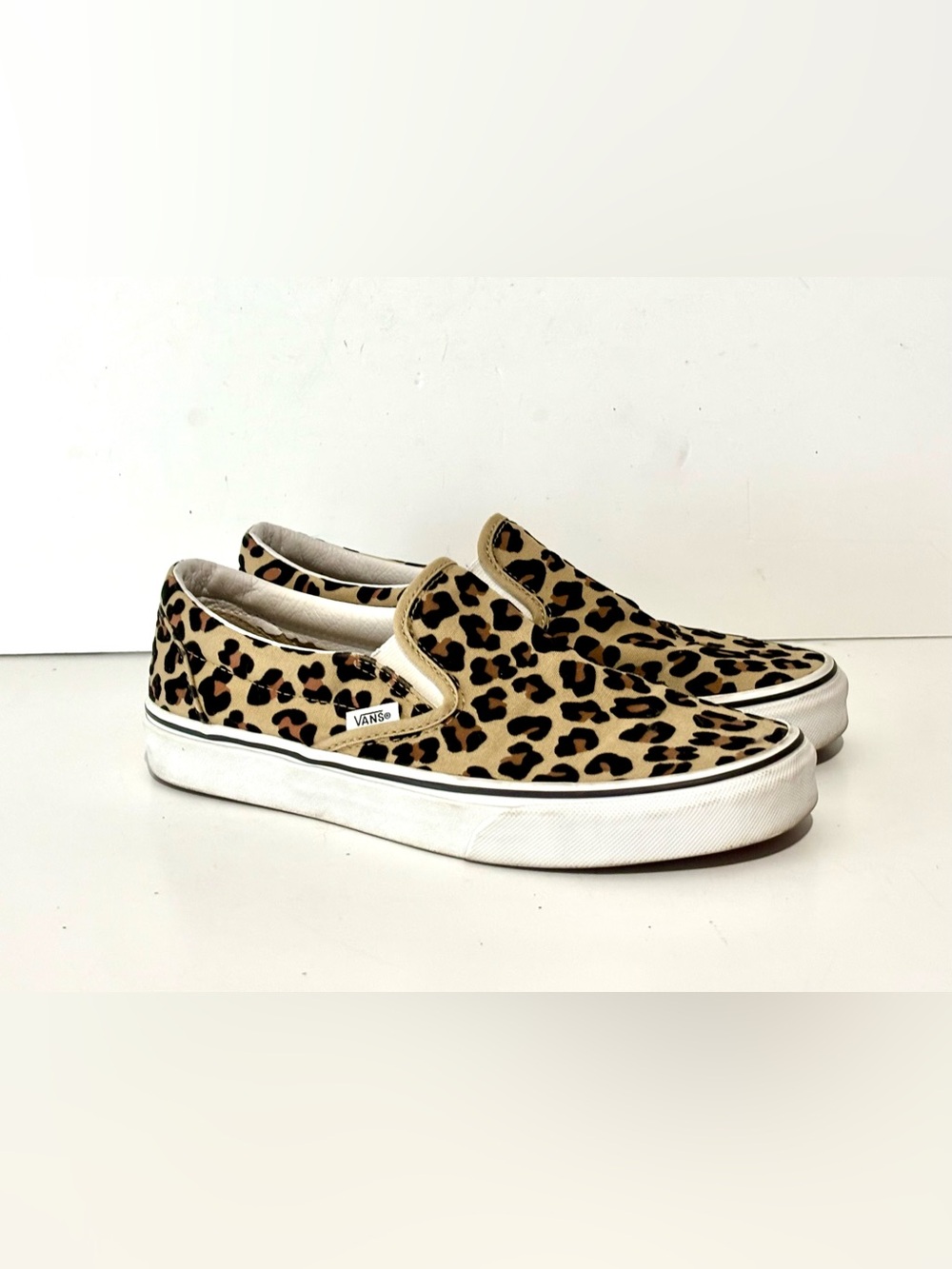 VANS Slip On Leopard Print Skate Sneakers Shoes - Men 8 Women 9.5